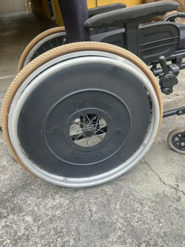 CADEIRA de rodas que deita 