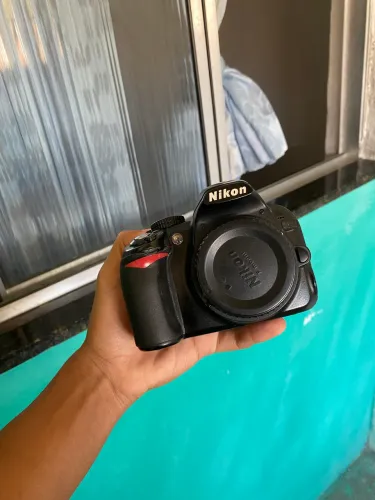 NIKON D3100 CORPO PERFEITO ESTADO + BATERIA + ALÇA + CARREGADOR