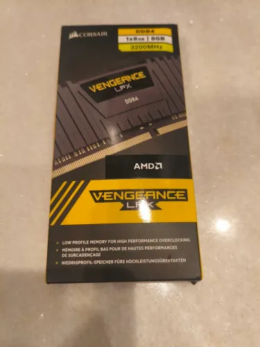 Memória Corsair Vengeance LPX 8GB DDR4 3200MHz Nova Lacrada