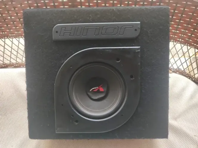 caixa amplificada de grave 8 polegadas Hinor mod. Activebox Pickup 140hz