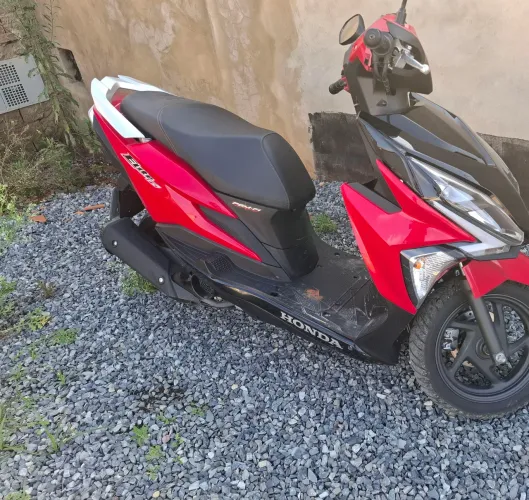 Vende-se moto 
