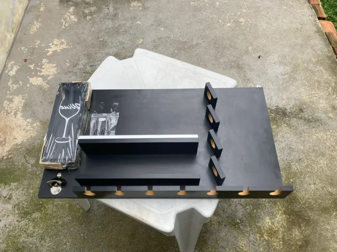 Quadro e ou Estante de vinho