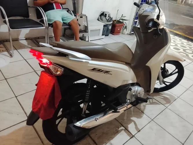 Vendo linda biz 2024