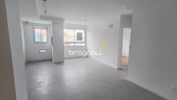 Apartamento de 2 Quartos com Suíte em Coqueiros