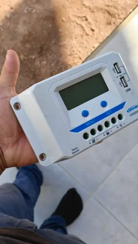 VENDO CONTROLADOR DE CARGA 12V OU 24V 20A