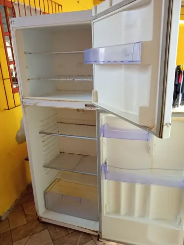 Vendo geladeira
