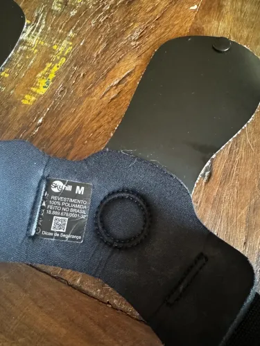 Vendo grip sky hill tamanho M pouquíssimo usado.