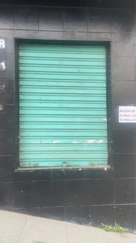 Porta de esteira estilo vitrine