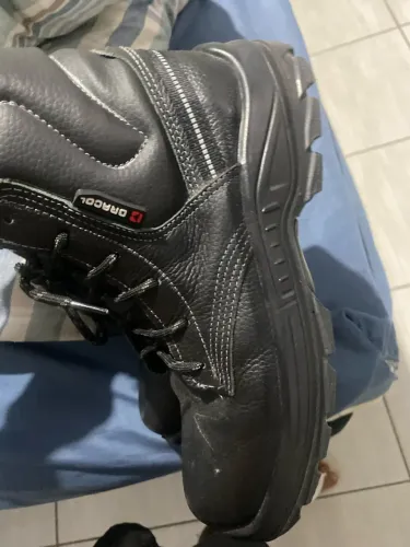 Bota bico de ferro