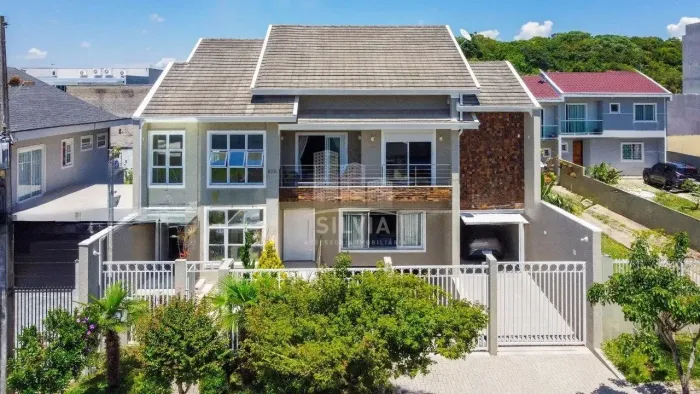 Magnífico Sobrado de Alto Padrão com 437m², 4 quartos e 7 vagas de garagem no Neoville - C