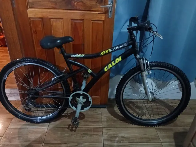 Bicicleta aro 26 Caloi em ótimo estado 