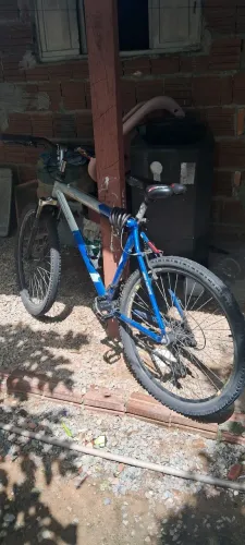Vendo Bicicleta Caloi Aro 26 - *Marcha*: Shimano