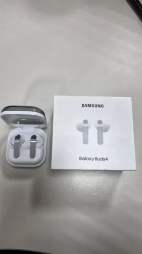 Samsung Galaxy Buds 4 Fone de ouvido