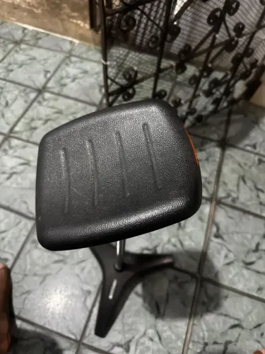Vendo Apoio de Braço para Tatuagem com Base Regulável - Preto