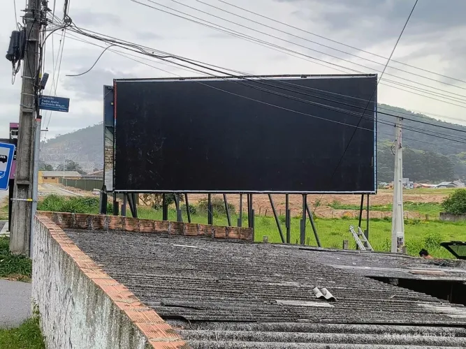 ALUGO PAINEL NO RIO TAVARES