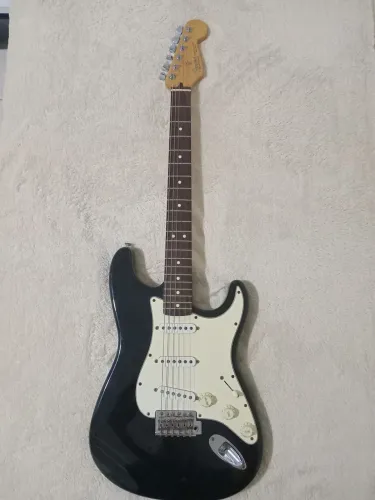 Guitarra Fender