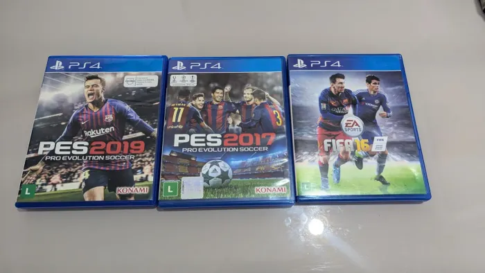 Jogos PS4 (Futebol): PES 2019, PES 2017 e FIFA 16 - Vendo juntos ou separados
