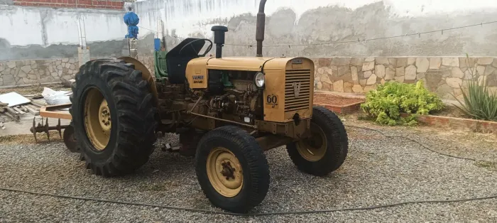 Trator Valmet