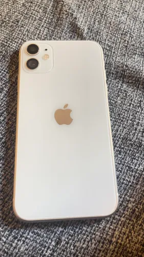 Celular IPhone 11