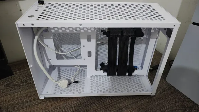 Gabinete itx metalfish T60 + Riser 5.0