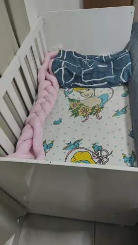 Berço americano 3 em 1, com colchão impermeável novo.