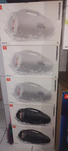 Vendo JBL boombox4 branca e preta lançamento lacrada apenas 2.499 reais ZAP *90