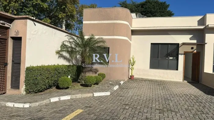 Oportunidade de locação: Casa em condomínio fechado em Atibaia-SP, 3 dormitórios, 1 suíte.