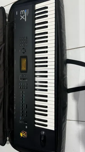 Teclado korg x3