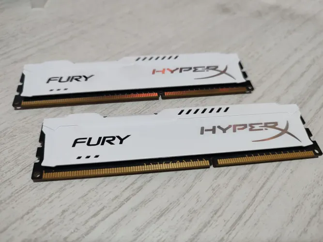 Kit Memória Ram DDR3 1600mhz 4+4gb Brancas