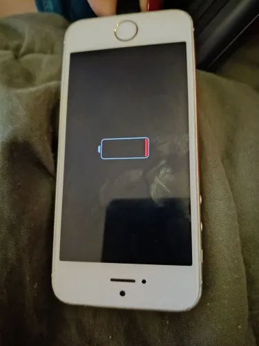 Vendo celular iPhone 7 e 5S para retirada de peças 