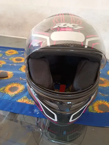 Vendo capacete no precinho