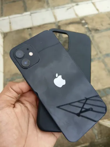 iPhone 12 excelente