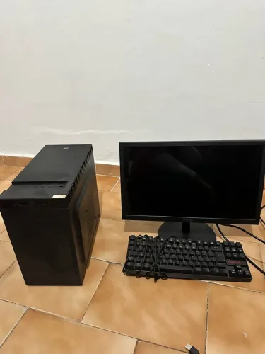 Pc Desktop completo +Monitor + Teclado Redragon + Mauser