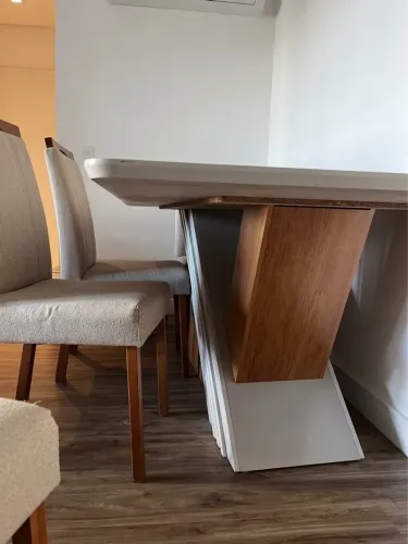 Conjunto mesa de jantar + 6 cadeiras