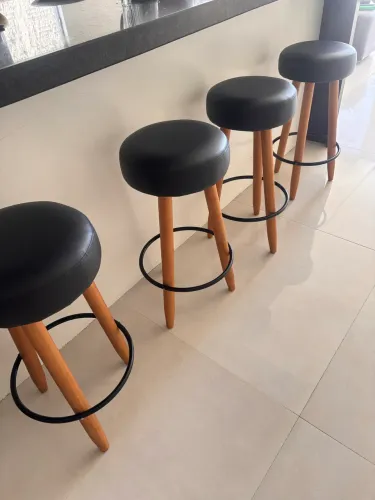 Vende-se 4 banquetas