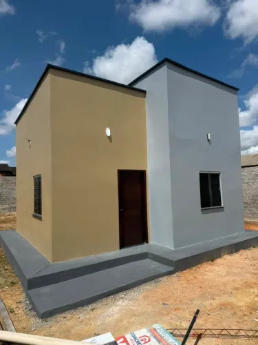 Alugo casa