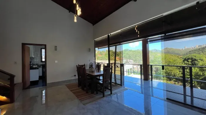 Casa à venda no condomínio Ouro Velho Mansões
