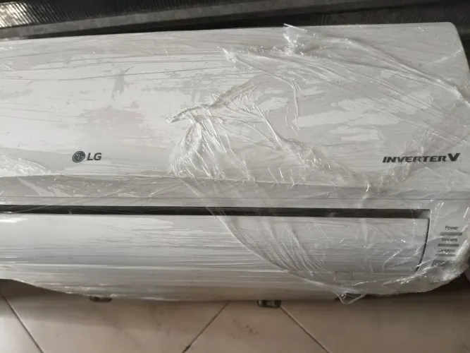 Vendo ar-condicionado lindo, semi-novo 12000btus .
