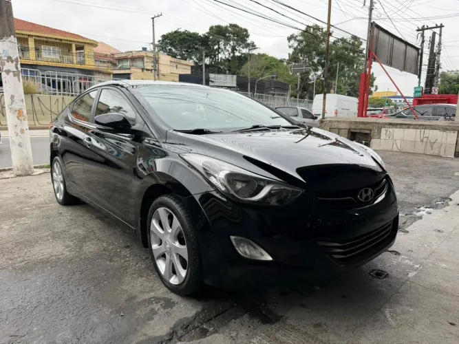 Hyundai Elantra GLS 1.8 16V Aut. 2012