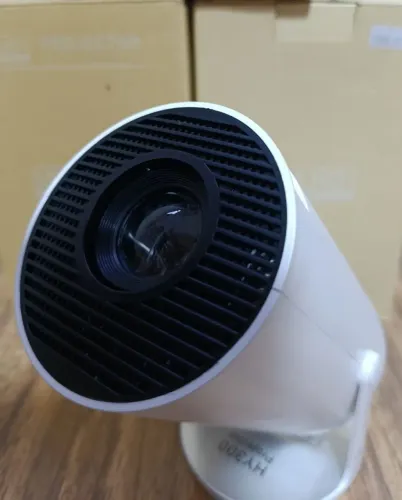MINI PROJETOR HY300
