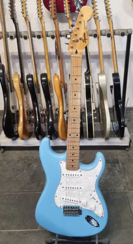 Guitarra Squier Korea kit Malagoli Solderless (Musicalvo)