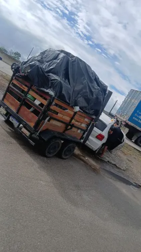 Faço frete e mudanças  * 