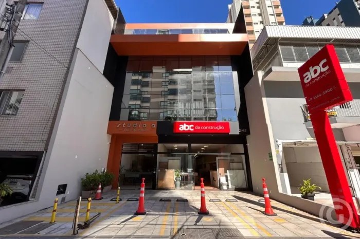 Apartamento estilo estúdio, mobiliado, no Centro de Florianópolis