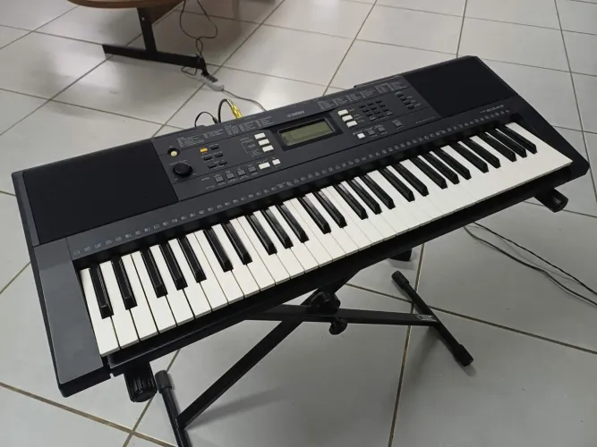 Vende-se teclado Yamaha PSR E 343