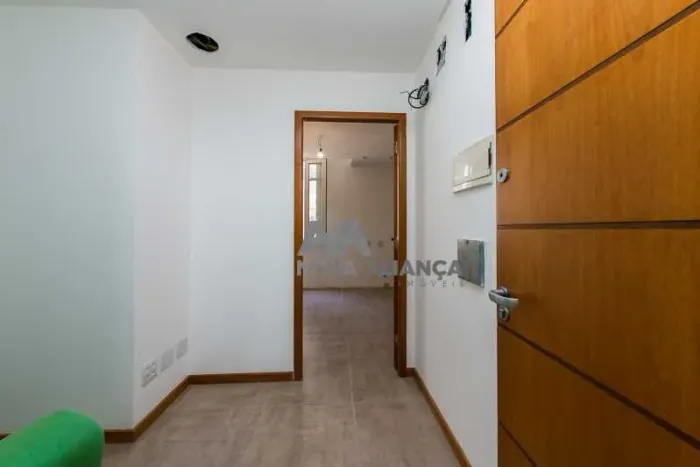 Sala : / Comercial / Catete