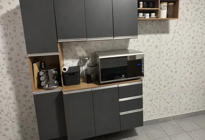 Armário de cozinha completo com balcão