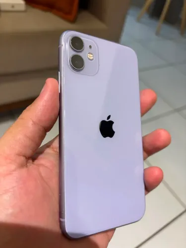 iPhone 11 128GB Roxo