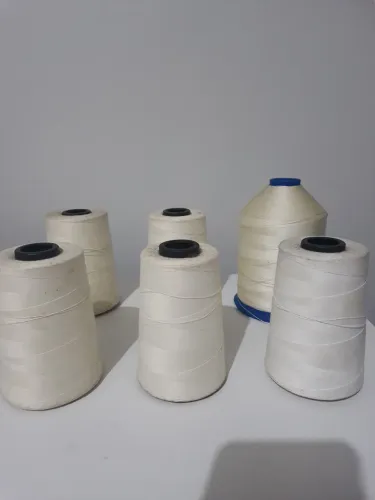 Linha branca para costurar