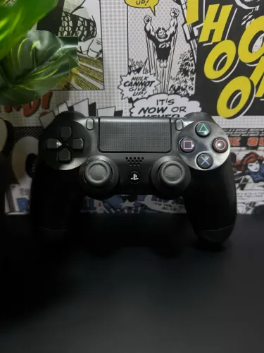 Controle PS4 Preto - (ATÉ 3x SEM JUROS)