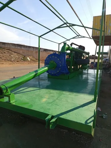 Draga 6 polegadas barco 6 por 3  motor Mercedes <br>Nunca foi na água